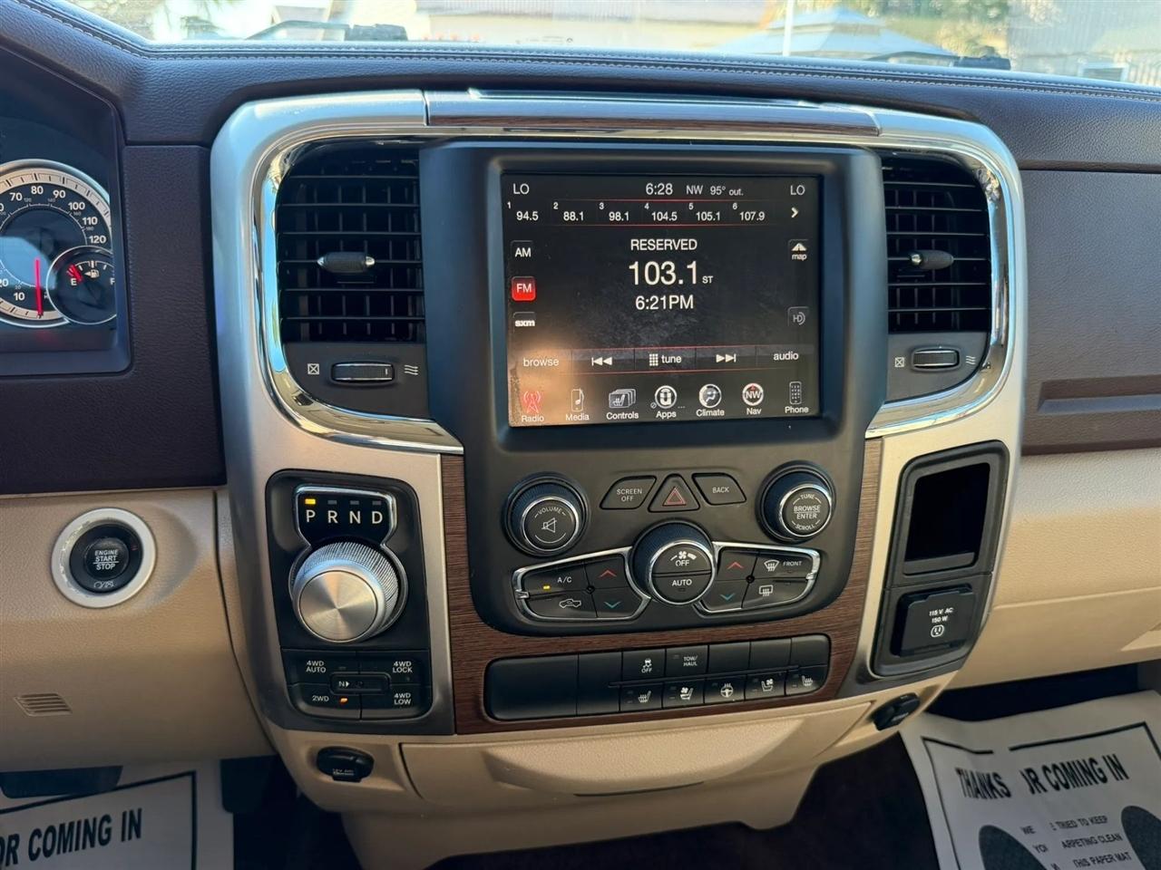 RAM 1500 Laramie Crew Cab SWB 4WD 2017