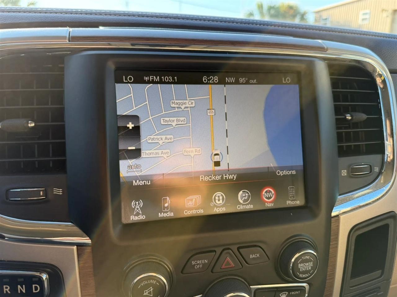 RAM 1500 Laramie Crew Cab SWB 4WD 2017