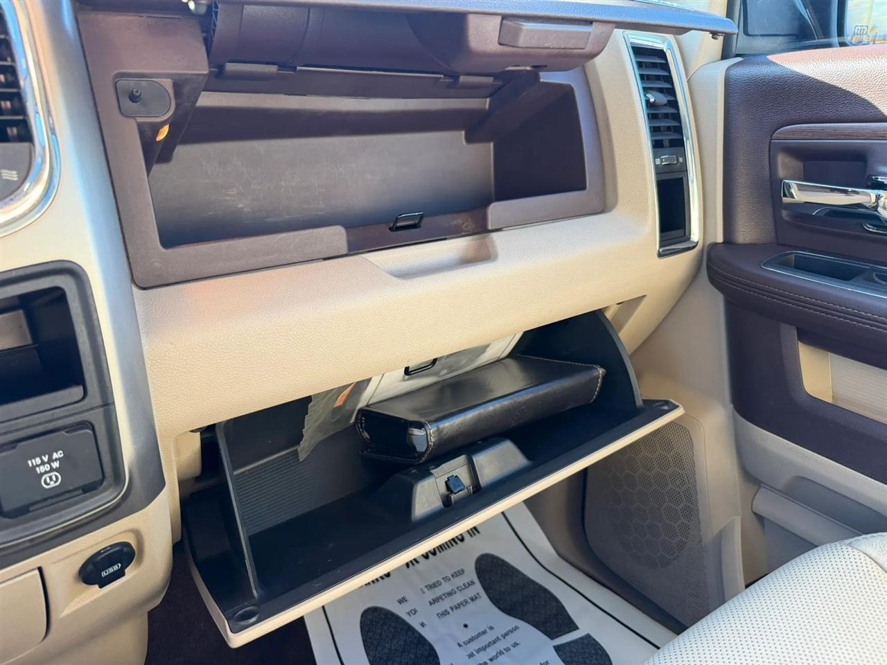 RAM 1500 Laramie Crew Cab SWB 4WD 2017