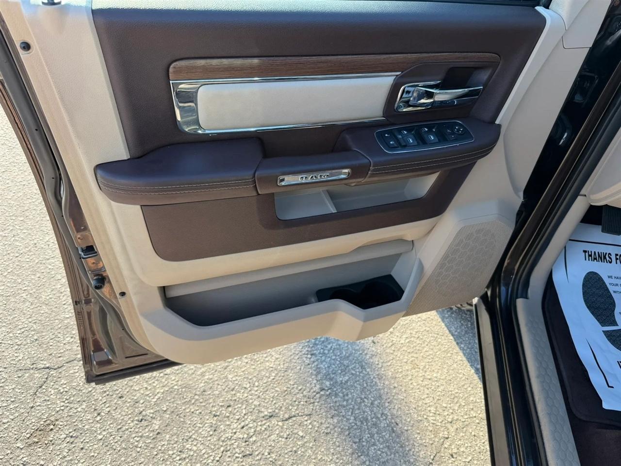 RAM 1500 Laramie Crew Cab SWB 4WD 2017