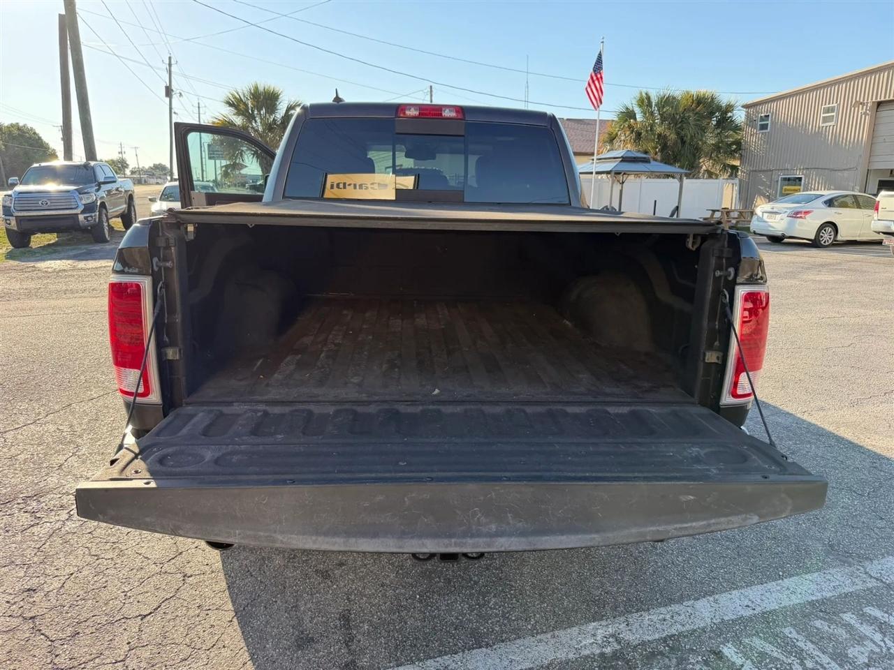 RAM 1500 Laramie Crew Cab SWB 4WD 2017