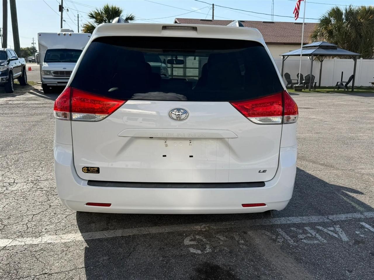 Toyota Sienna LE FWD 8-Passenger V6 2014