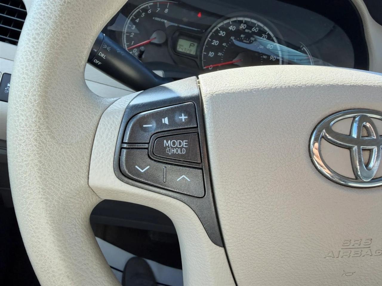 Toyota Sienna LE FWD 8-Passenger V6 2014