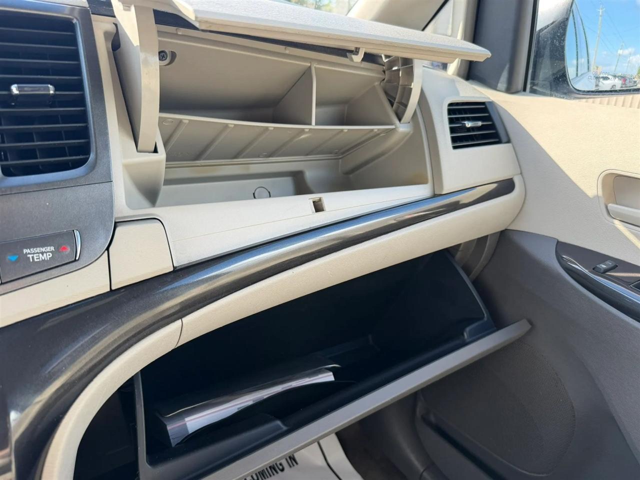 Toyota Sienna LE FWD 8-Passenger V6 2014