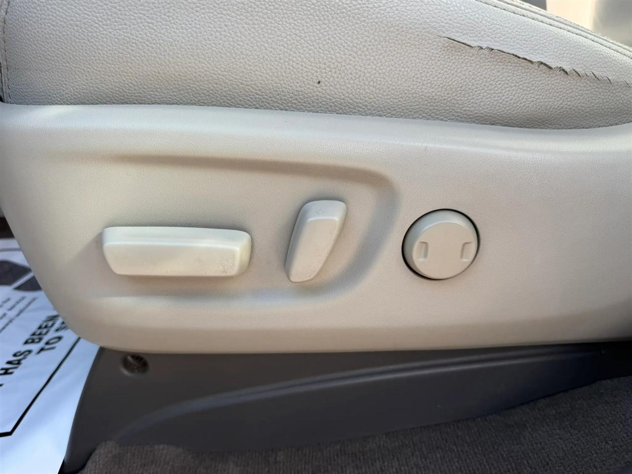 Toyota Sienna LE FWD 8-Passenger V6 2014