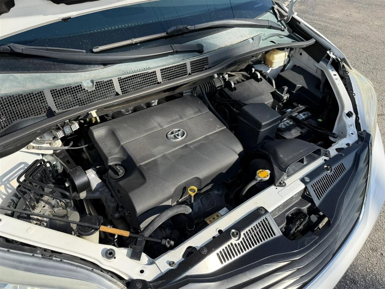 Toyota Sienna LE FWD 8-Passenger V6 2014