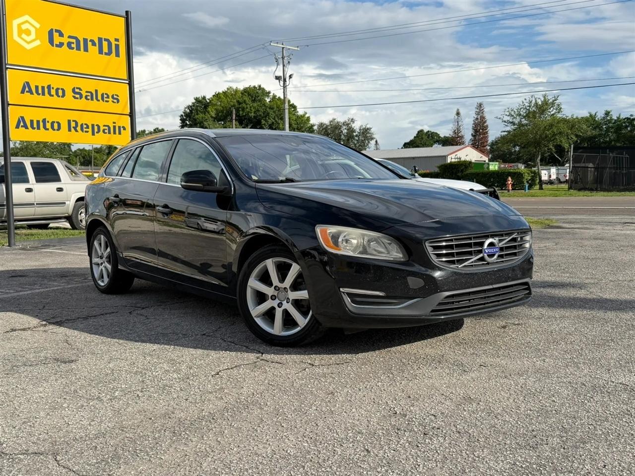 2017 Volvo V60 T5 FWD Premier's photo