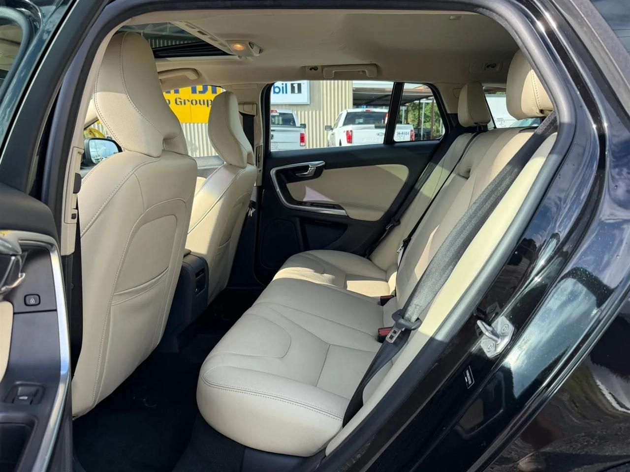 Volvo V60 T5 Premier FWD 2017