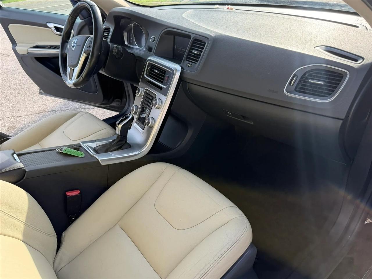 Volvo V60 T5 Premier FWD 2017