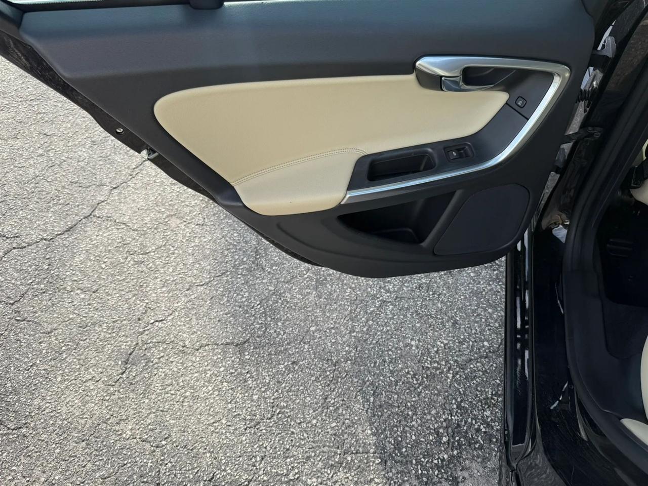 Volvo V60 T5 Premier FWD 2017