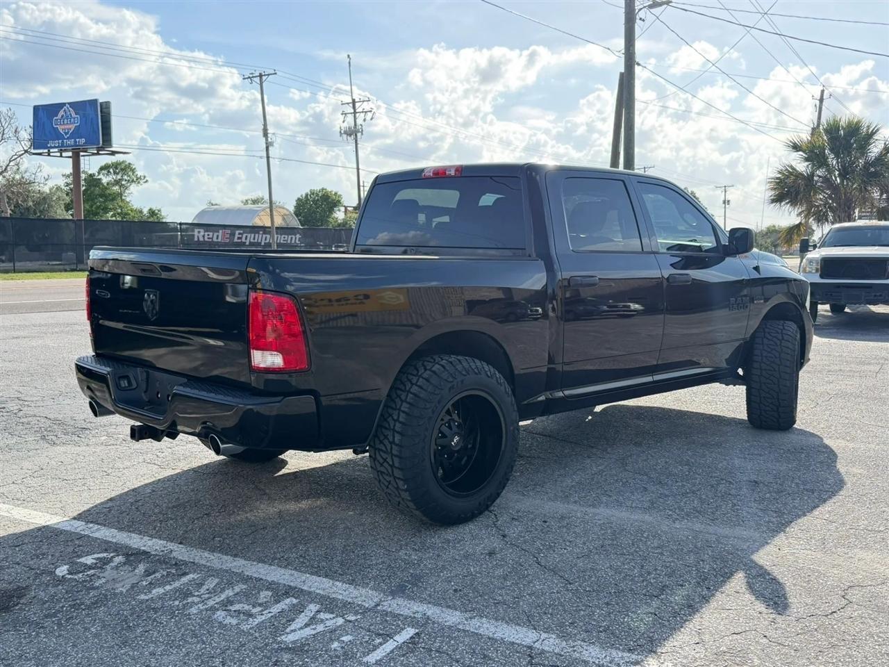RAM 1500 Tradesman Crew Cab SWB 2WD 2015
