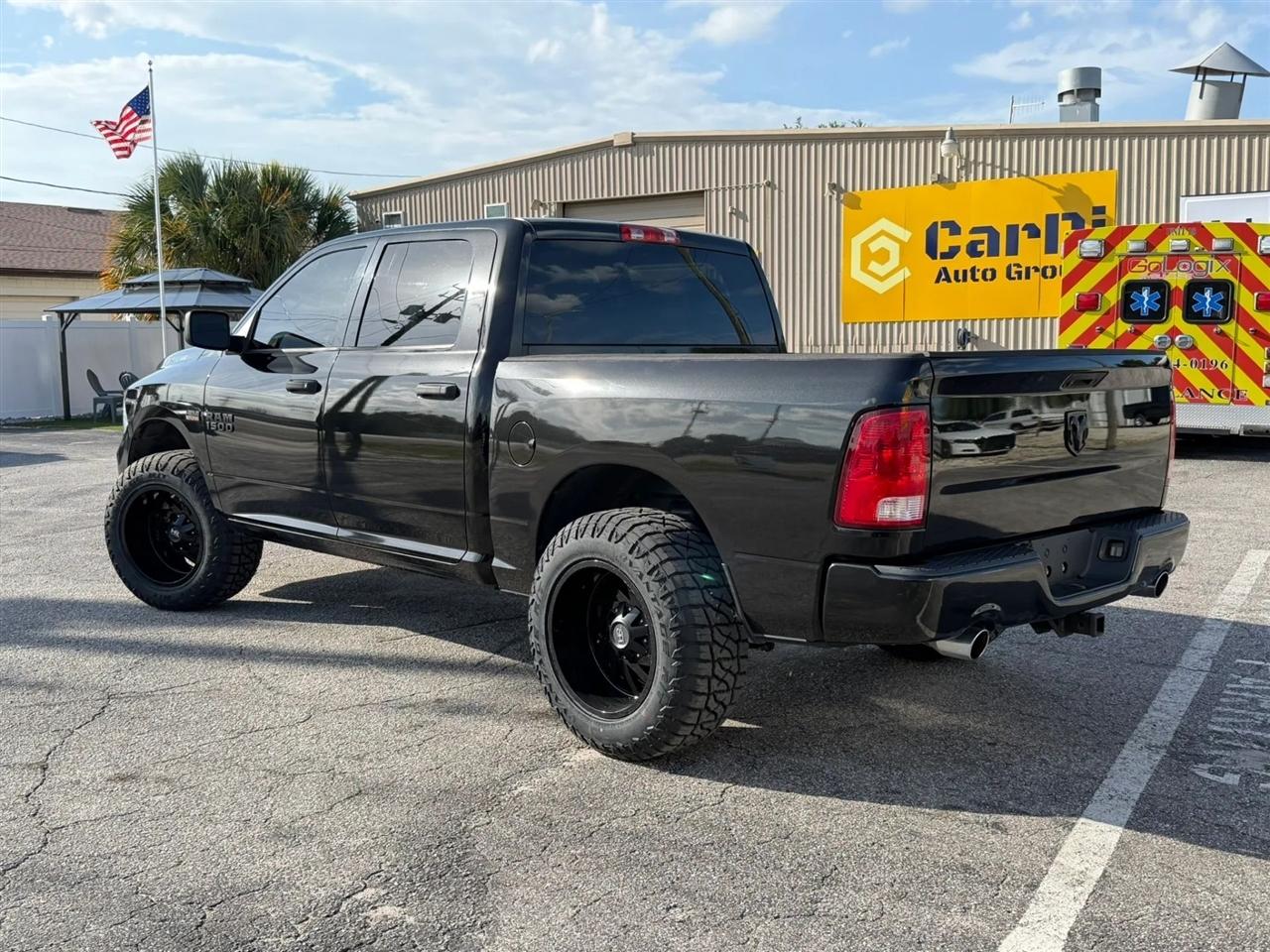 RAM 1500 Tradesman Crew Cab SWB 2WD 2015