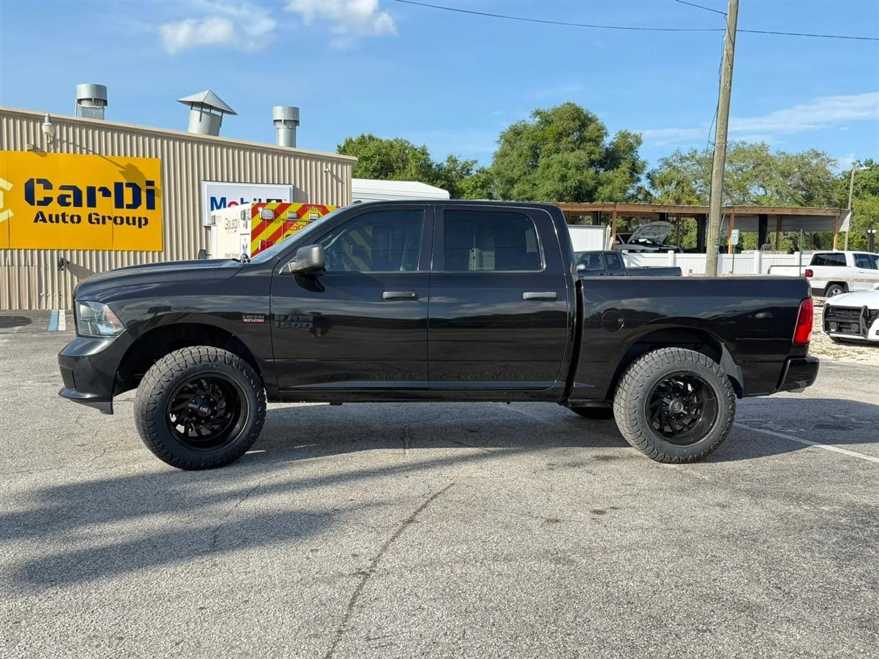 RAM 1500 Tradesman Crew Cab SWB 2WD 2015
