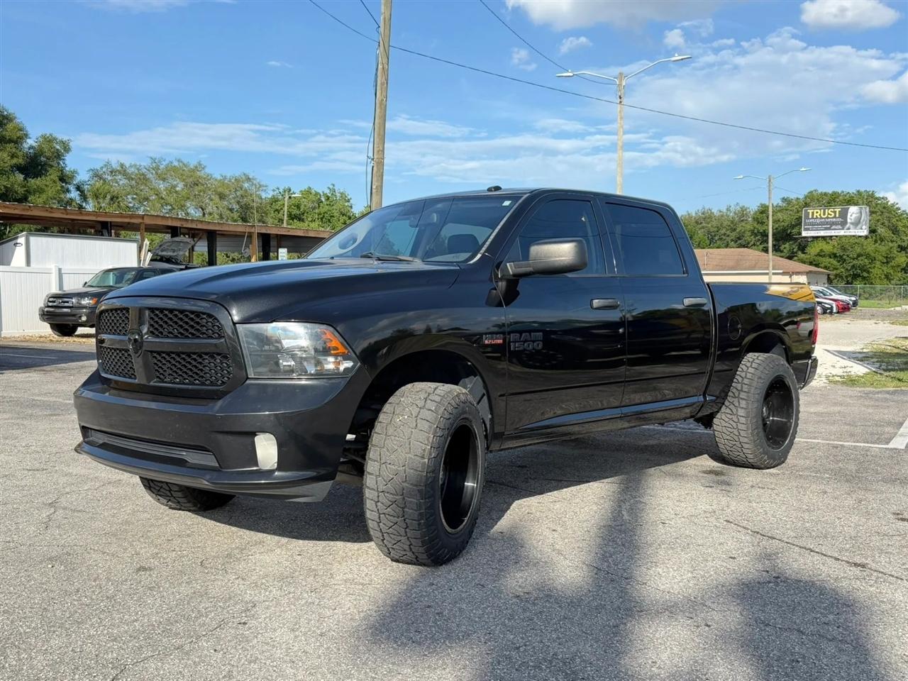 RAM 1500 Tradesman Crew Cab SWB 2WD 2015