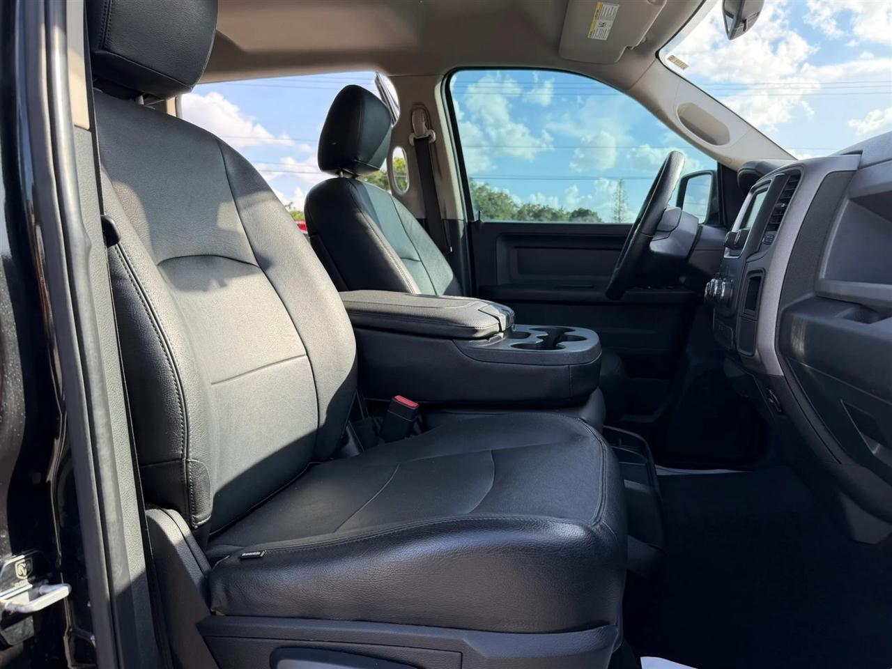 RAM 1500 Tradesman Crew Cab SWB 2WD 2015
