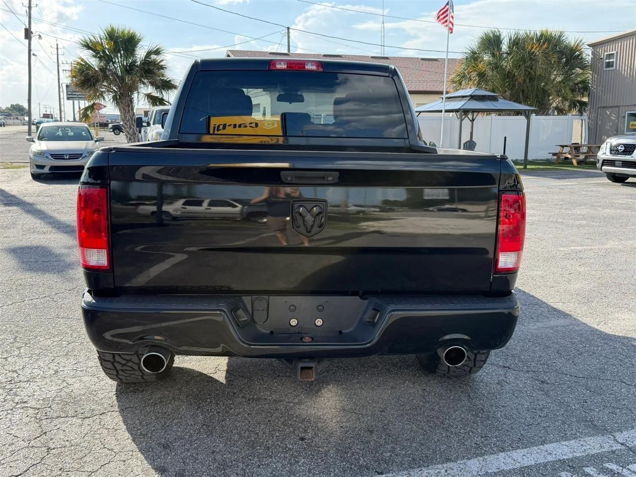 RAM 1500 Tradesman Crew Cab SWB 2WD 2015