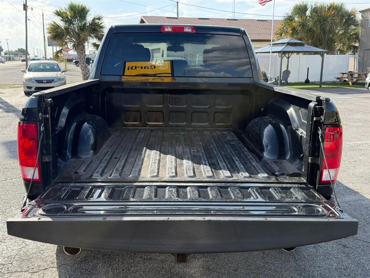 RAM 1500 Tradesman Crew Cab SWB 2WD 2015