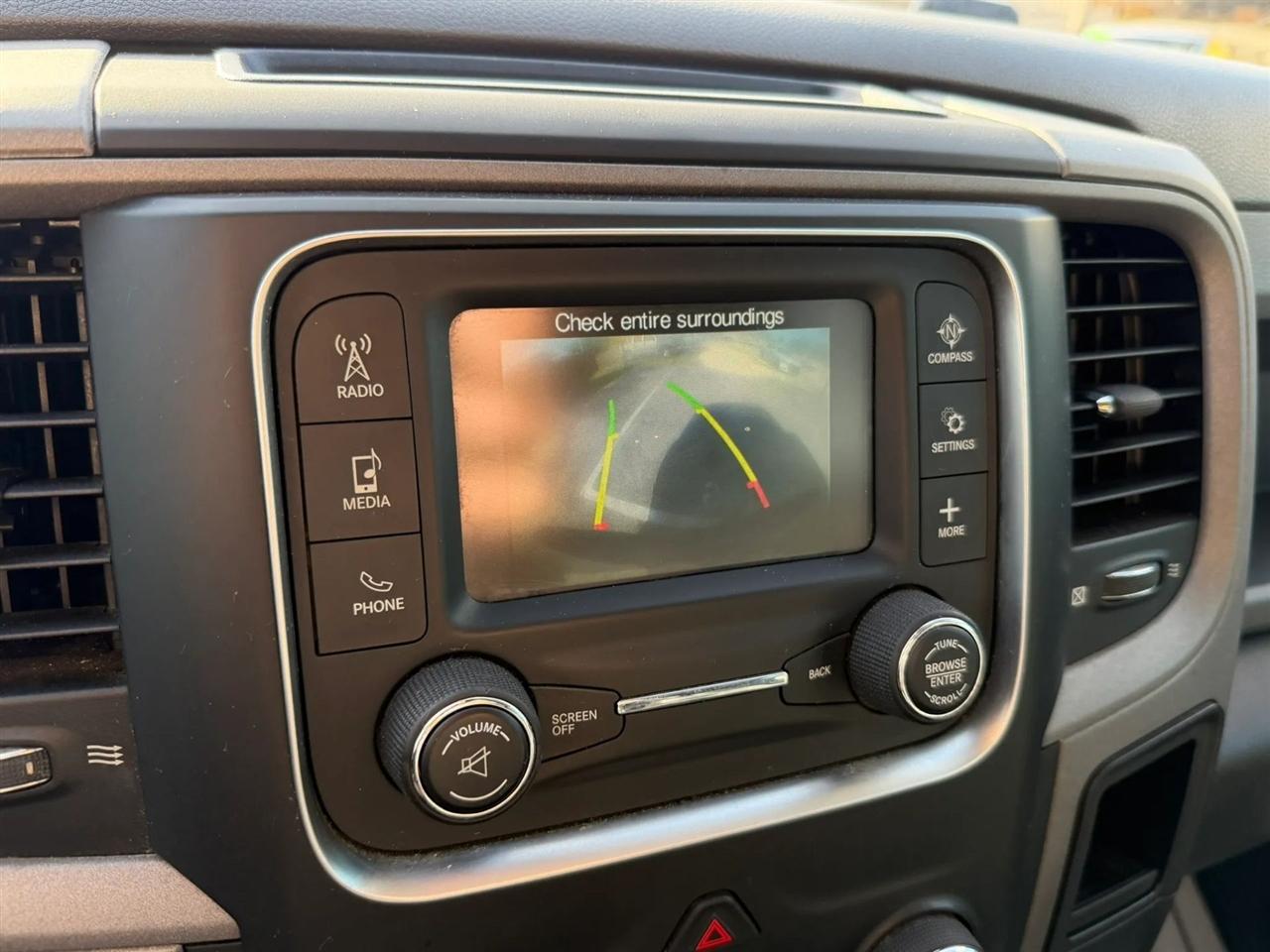 RAM 1500 Tradesman Crew Cab SWB 2WD 2015