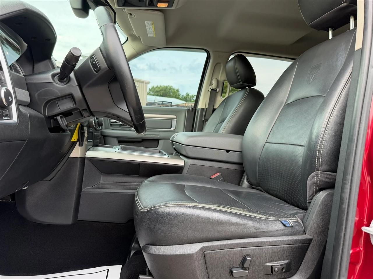 RAM 1500 SLT Crew Cab SWB 2WD 2014