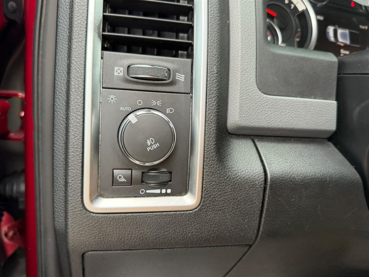 RAM 1500 SLT Crew Cab SWB 2WD 2014