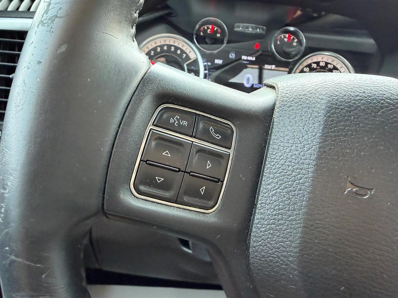 RAM 1500 SLT Crew Cab SWB 2WD 2014