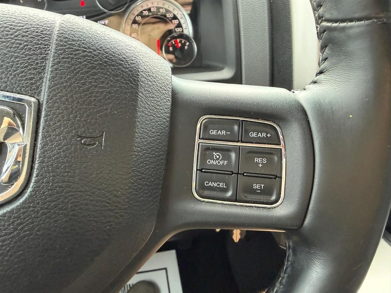 RAM 1500 SLT Crew Cab SWB 2WD 2014