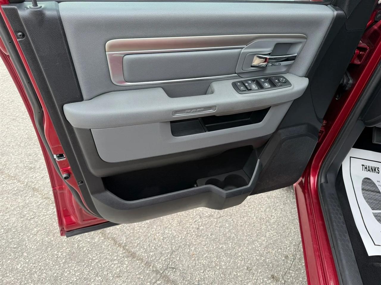 RAM 1500 SLT Crew Cab SWB 2WD 2014