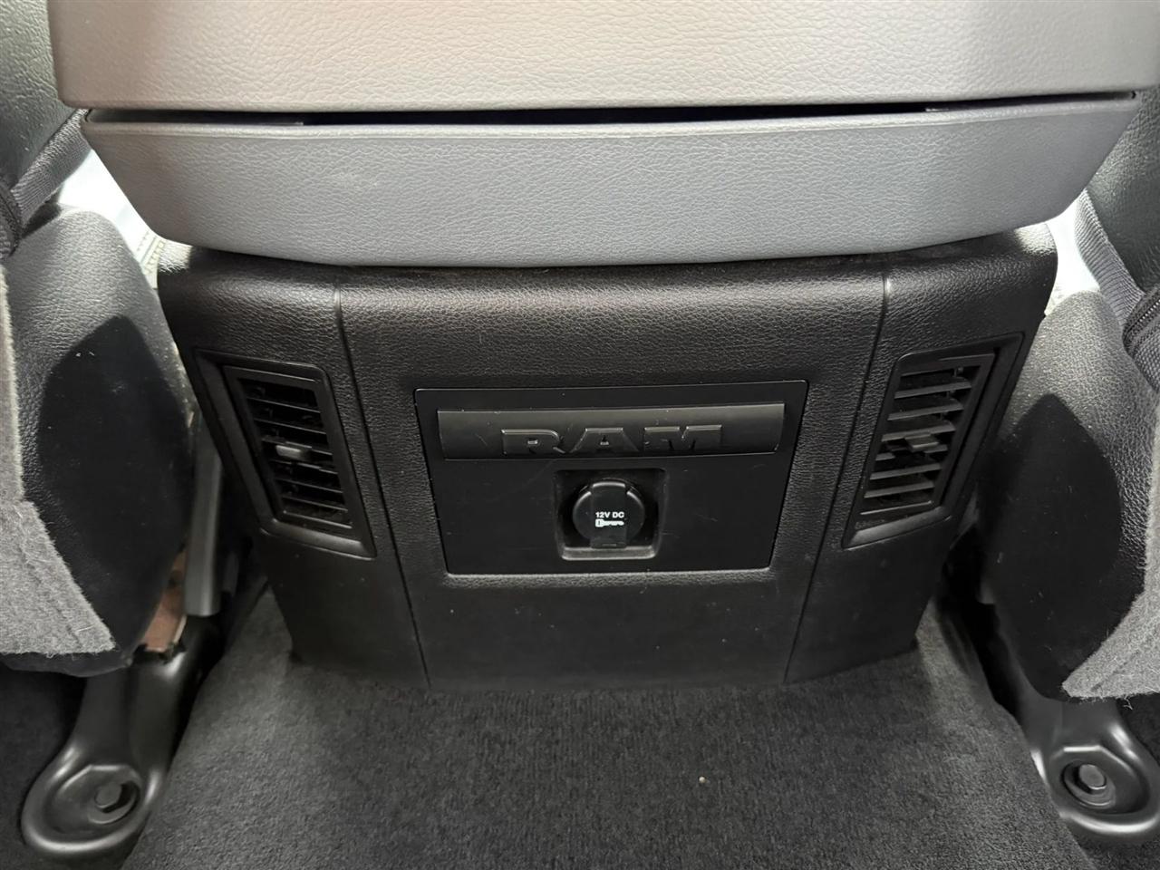 RAM 1500 SLT Crew Cab SWB 2WD 2014