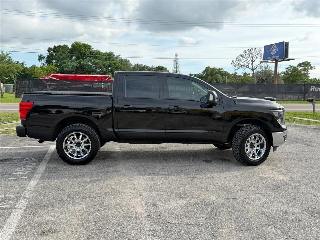Nissan Titan SV Crew Cab 2WD 2019