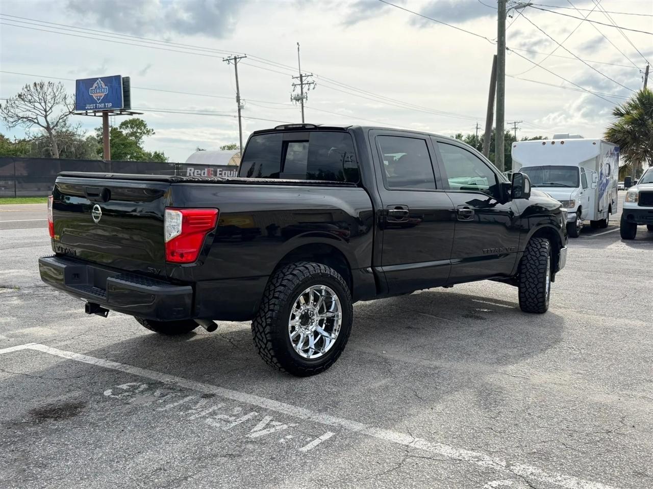Nissan Titan SV Crew Cab 2WD 2019