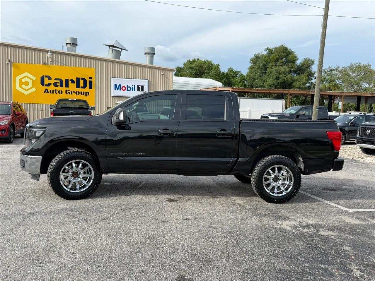Nissan Titan SV Crew Cab 2WD 2019