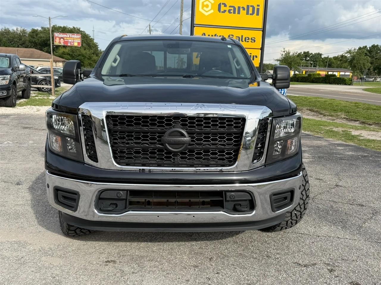 Nissan Titan SV Crew Cab 2WD 2019