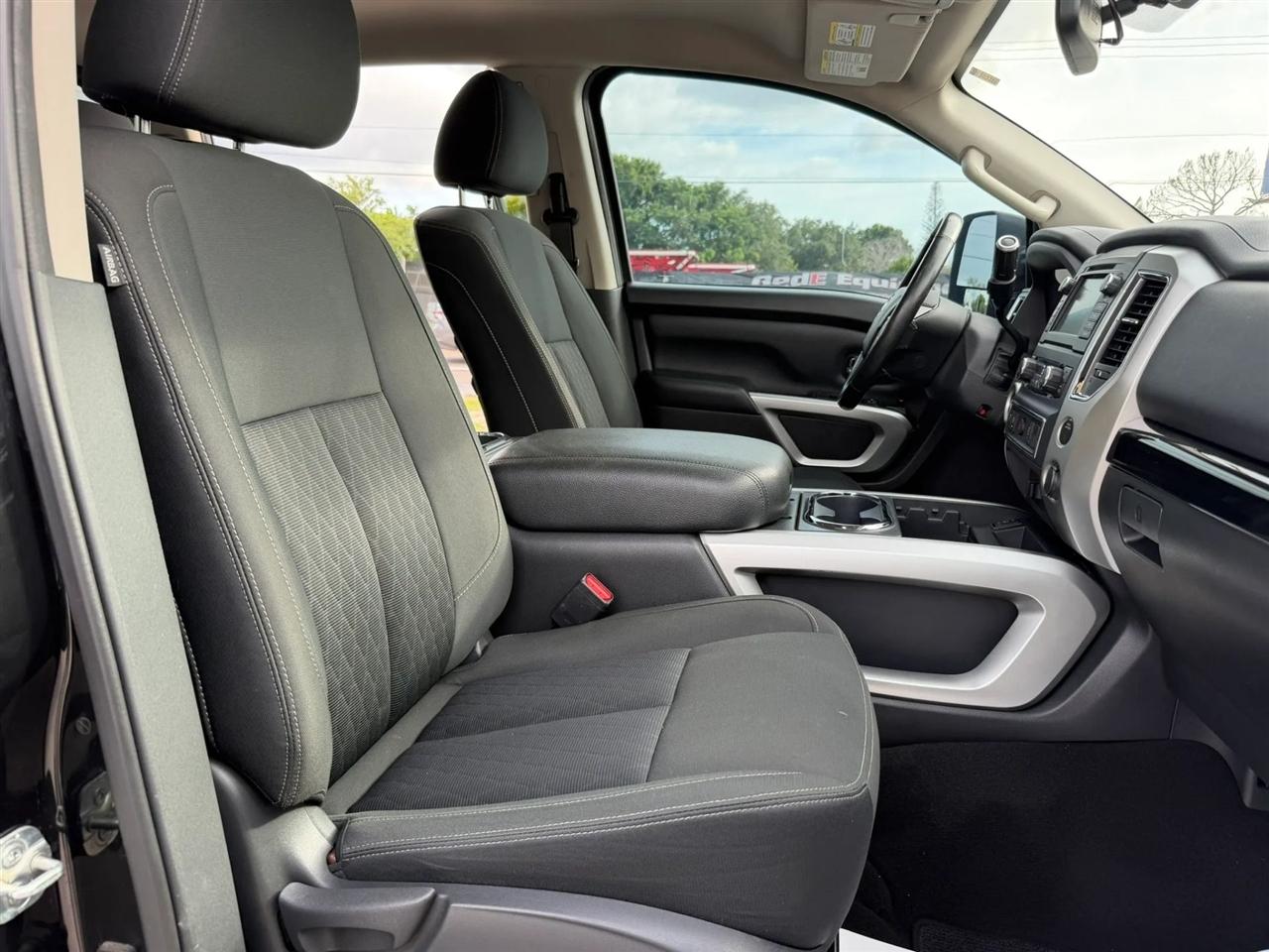 Nissan Titan SV Crew Cab 2WD 2019