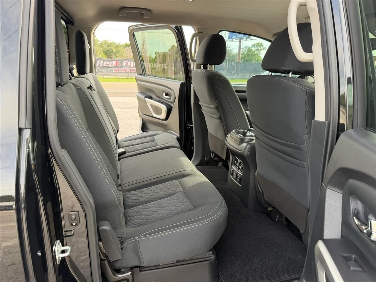 Nissan Titan SV Crew Cab 2WD 2019