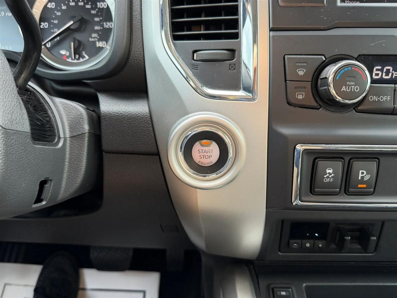 Nissan Titan SV Crew Cab 2WD 2019