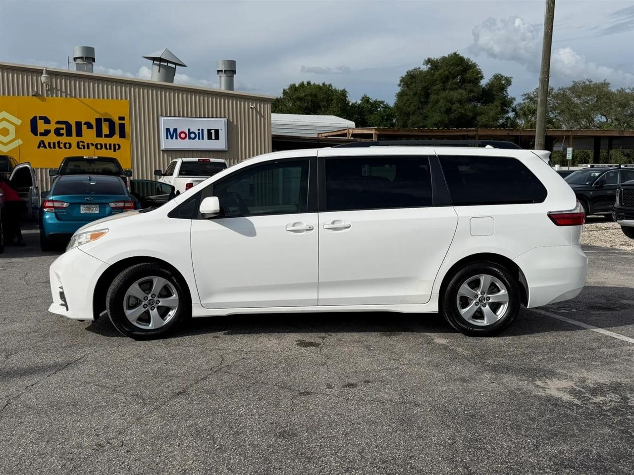 Toyota Sienna LE 8-Passenger 2018