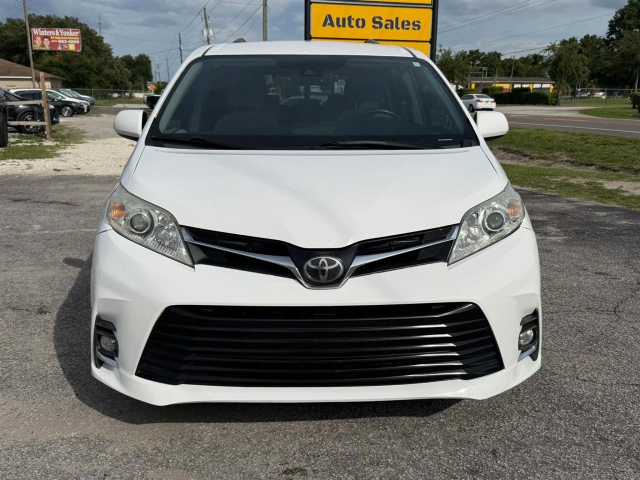 Toyota Sienna LE 8-Passenger 2018