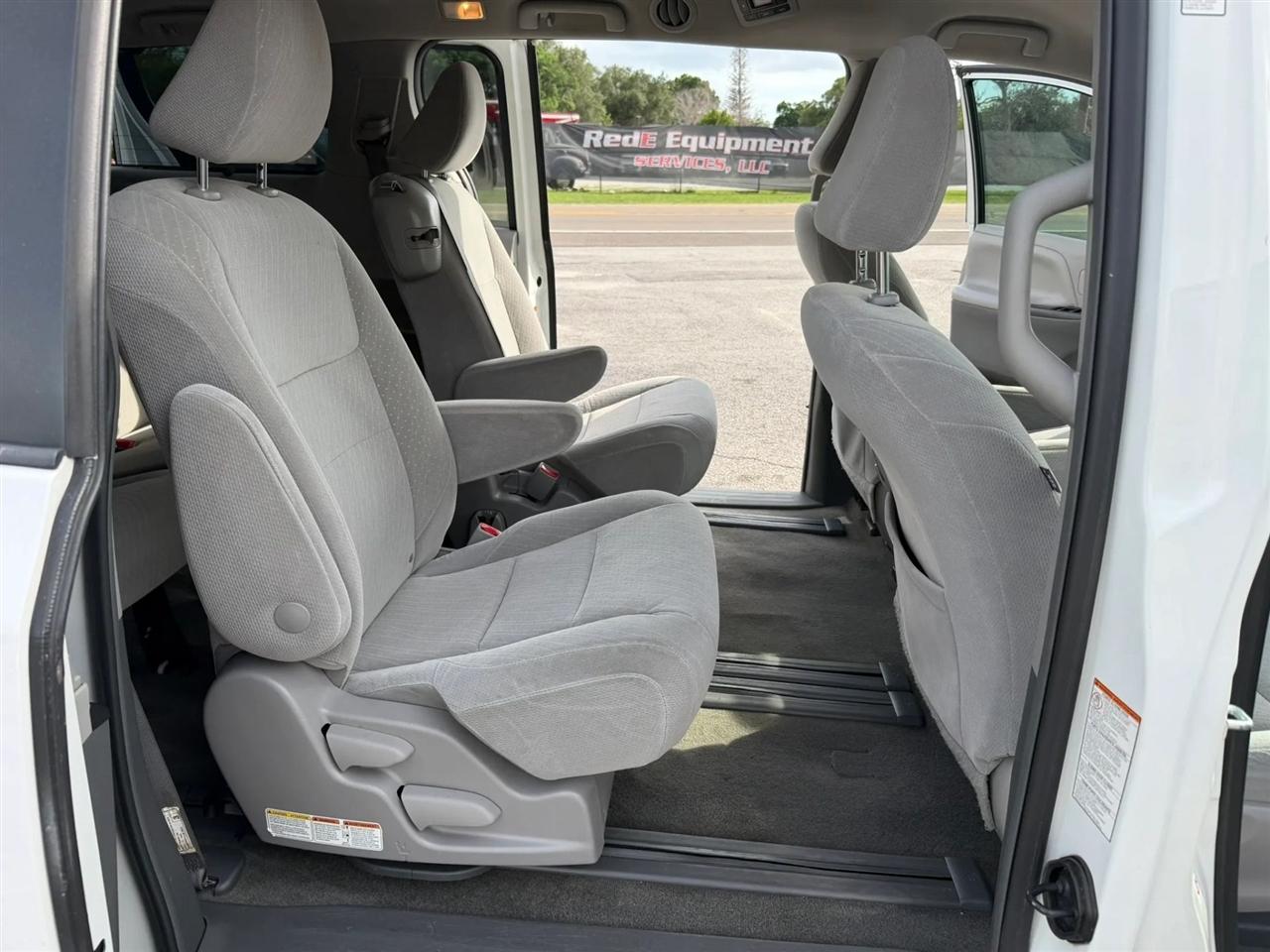 Toyota Sienna LE 8-Passenger 2018
