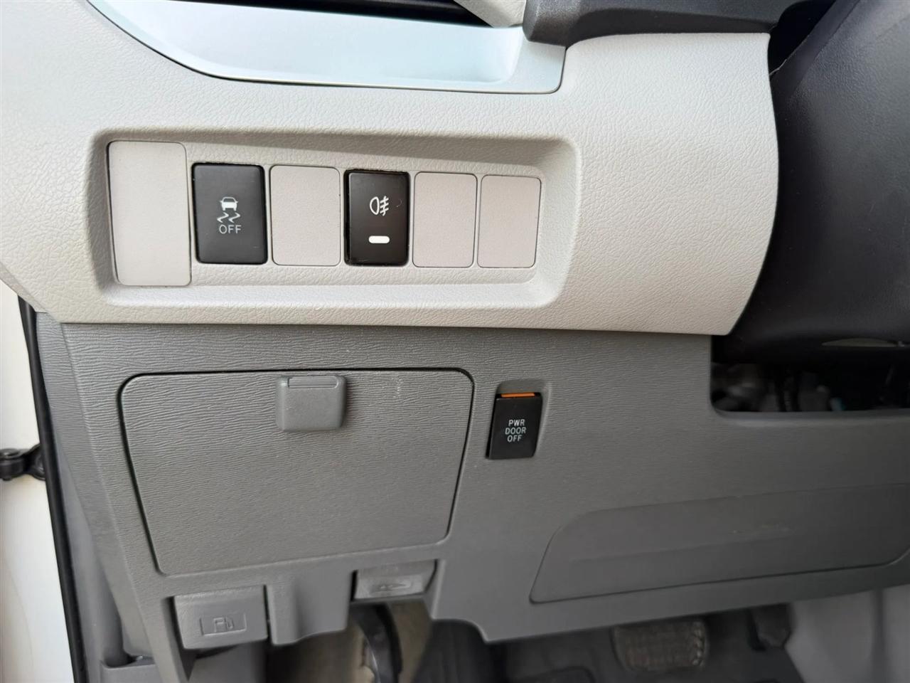 Toyota Sienna LE 8-Passenger 2018