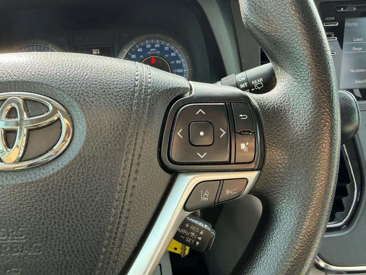 Toyota Sienna LE 8-Passenger 2018
