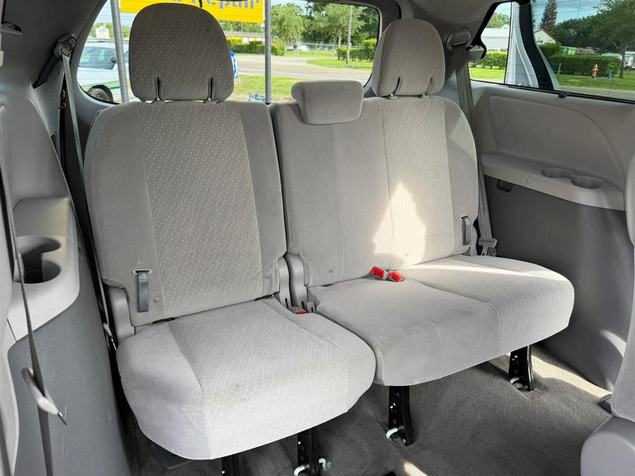 Toyota Sienna LE 8-Passenger 2018
