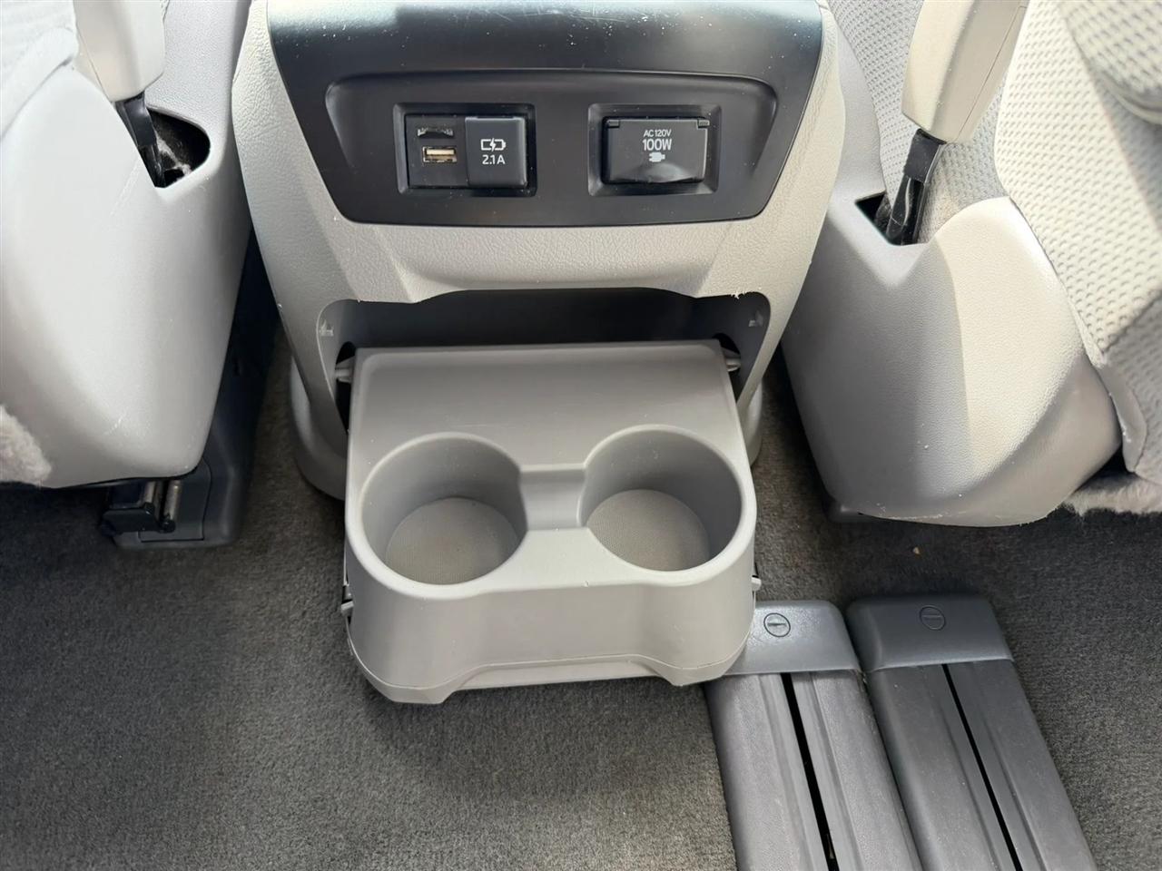 Toyota Sienna LE 8-Passenger 2018