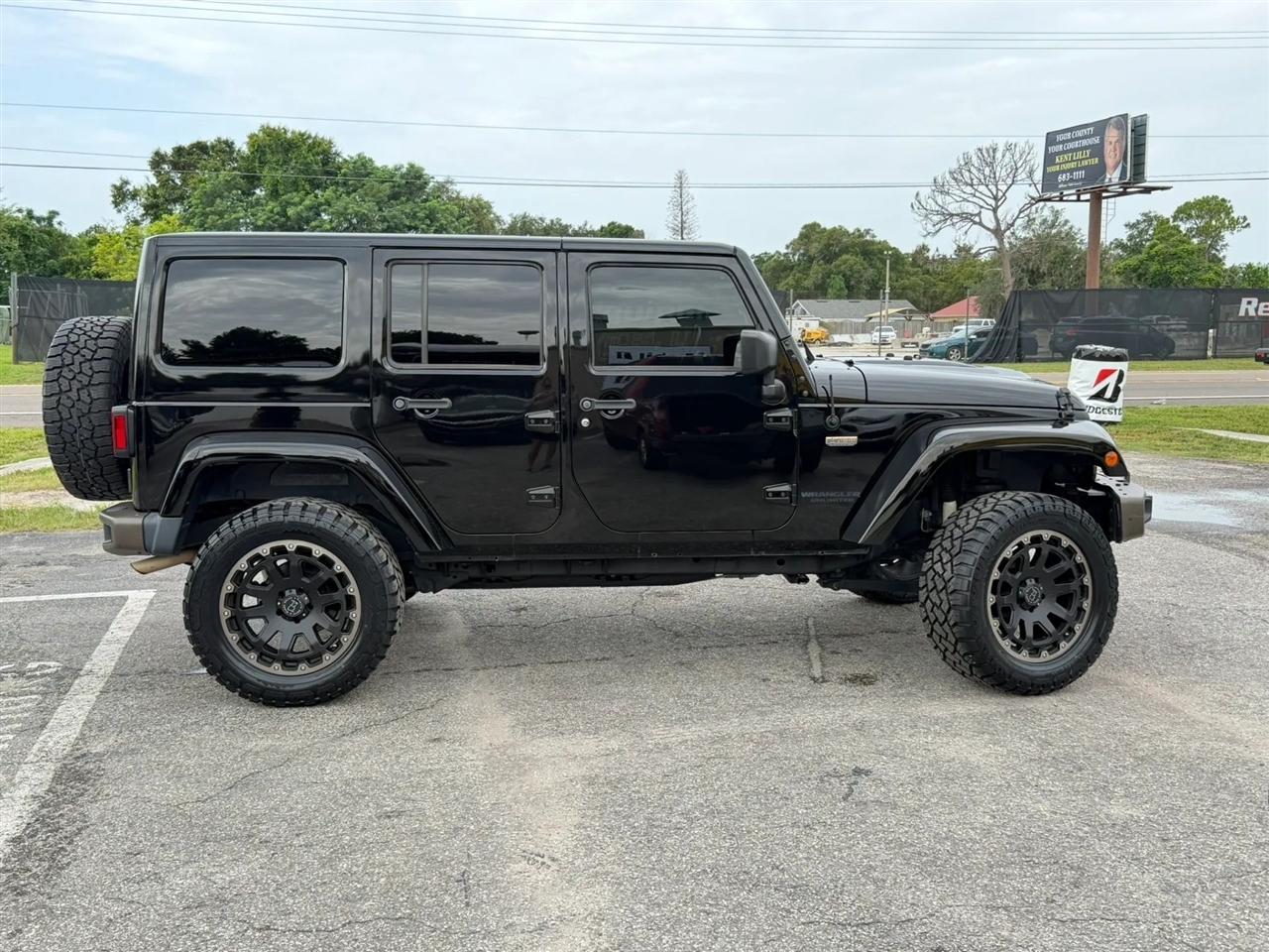 Jeep Wrangler Unlimited Sahara 4WD 2017