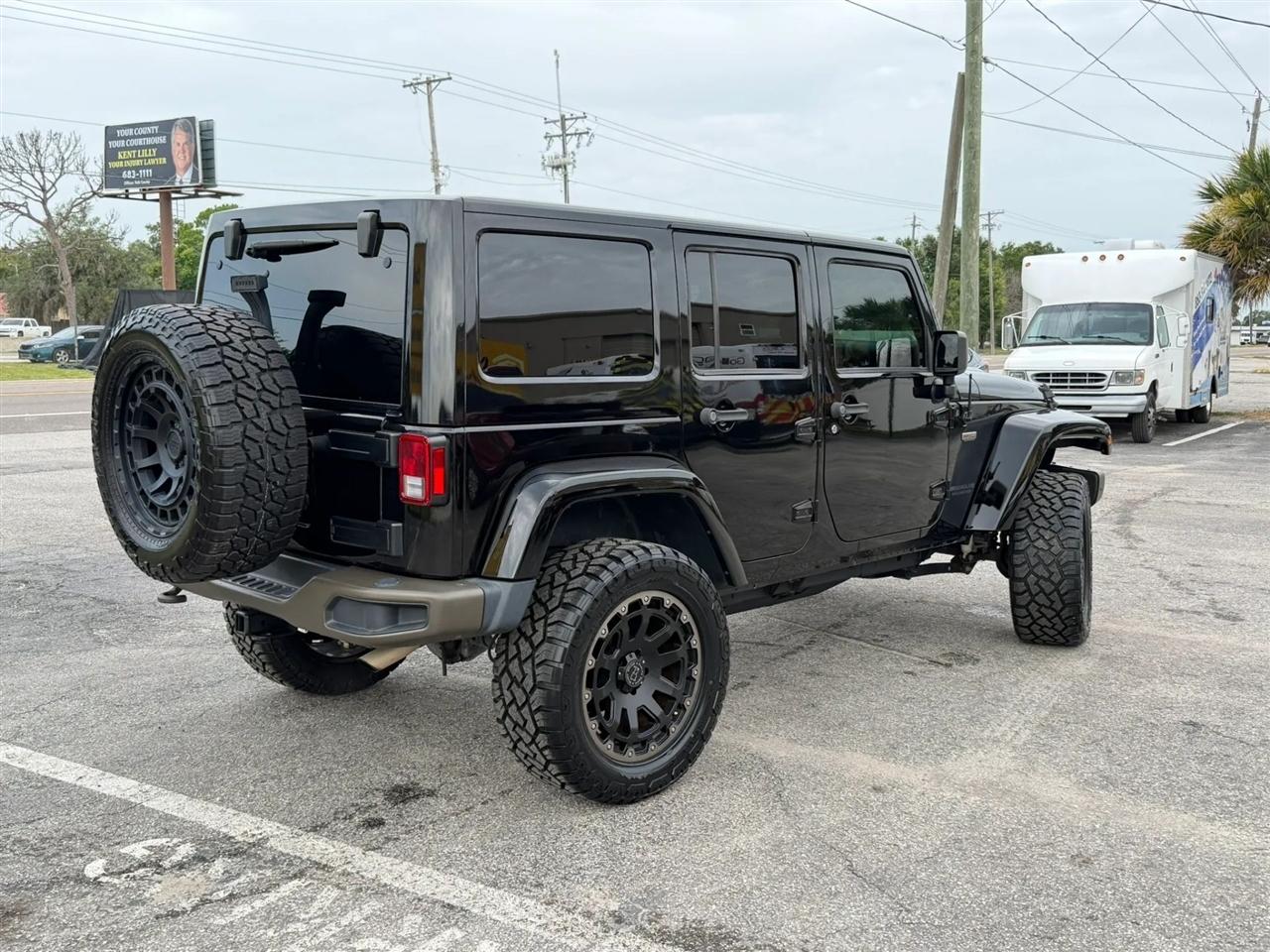 Jeep Wrangler Unlimited Sahara 4WD 2017