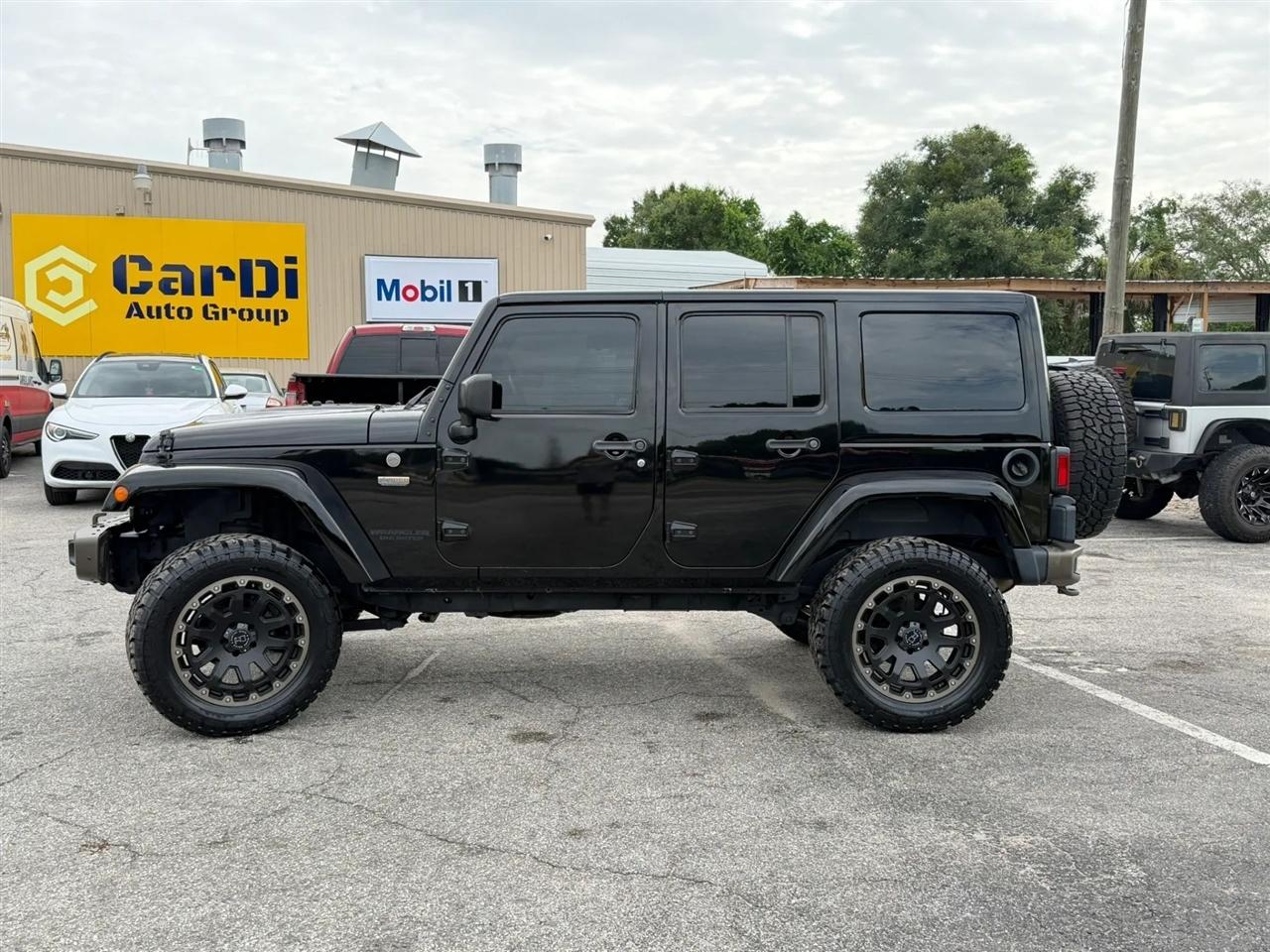 Jeep Wrangler Unlimited Sahara 4WD 2017