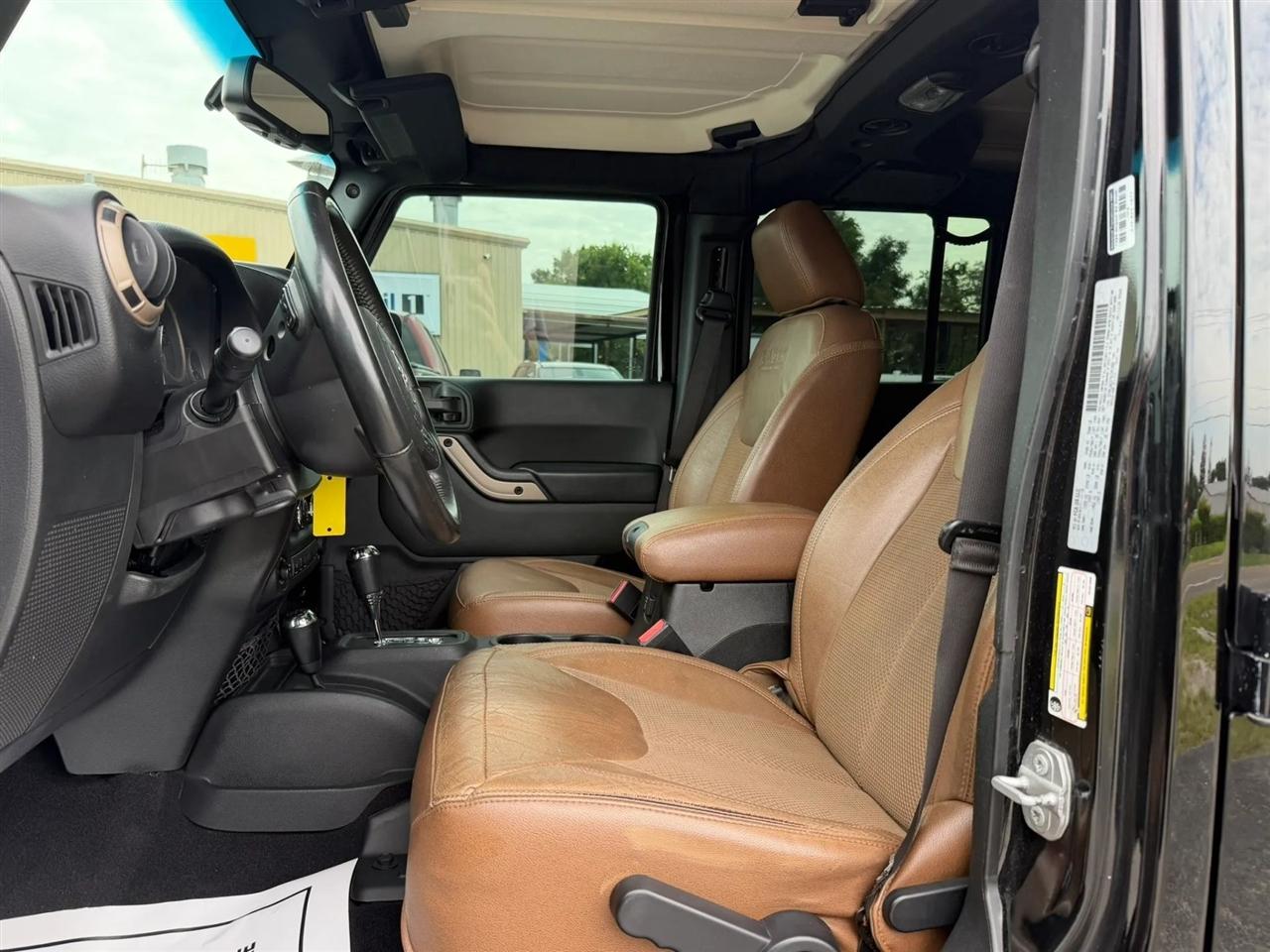 Jeep Wrangler Unlimited Sahara 4WD 2017