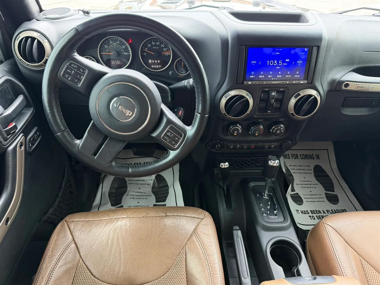 Jeep Wrangler Unlimited Sahara 4WD 2017