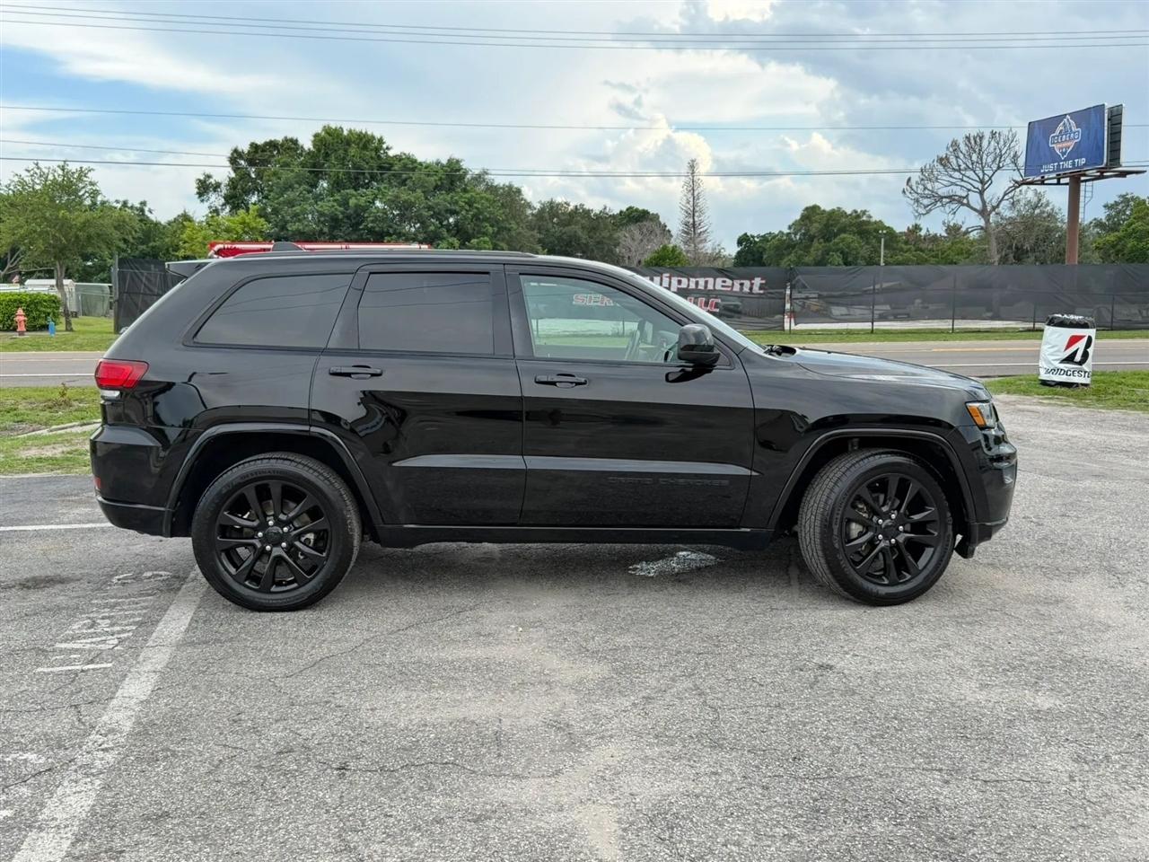 Jeep Grand Cherokee Laredo 2WD 2017