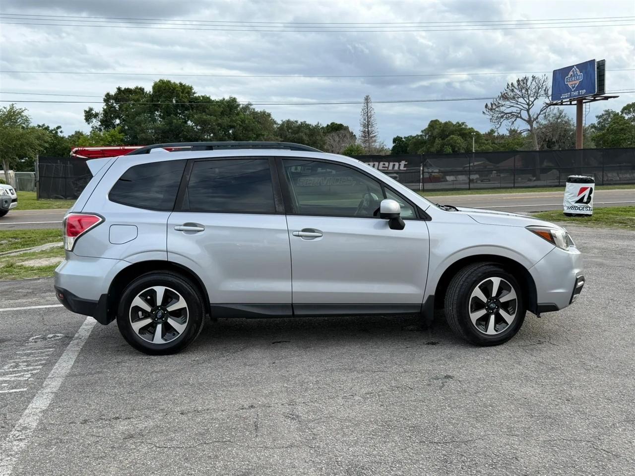 Subaru Forester 2.5i Premium PZEV CVT 2017