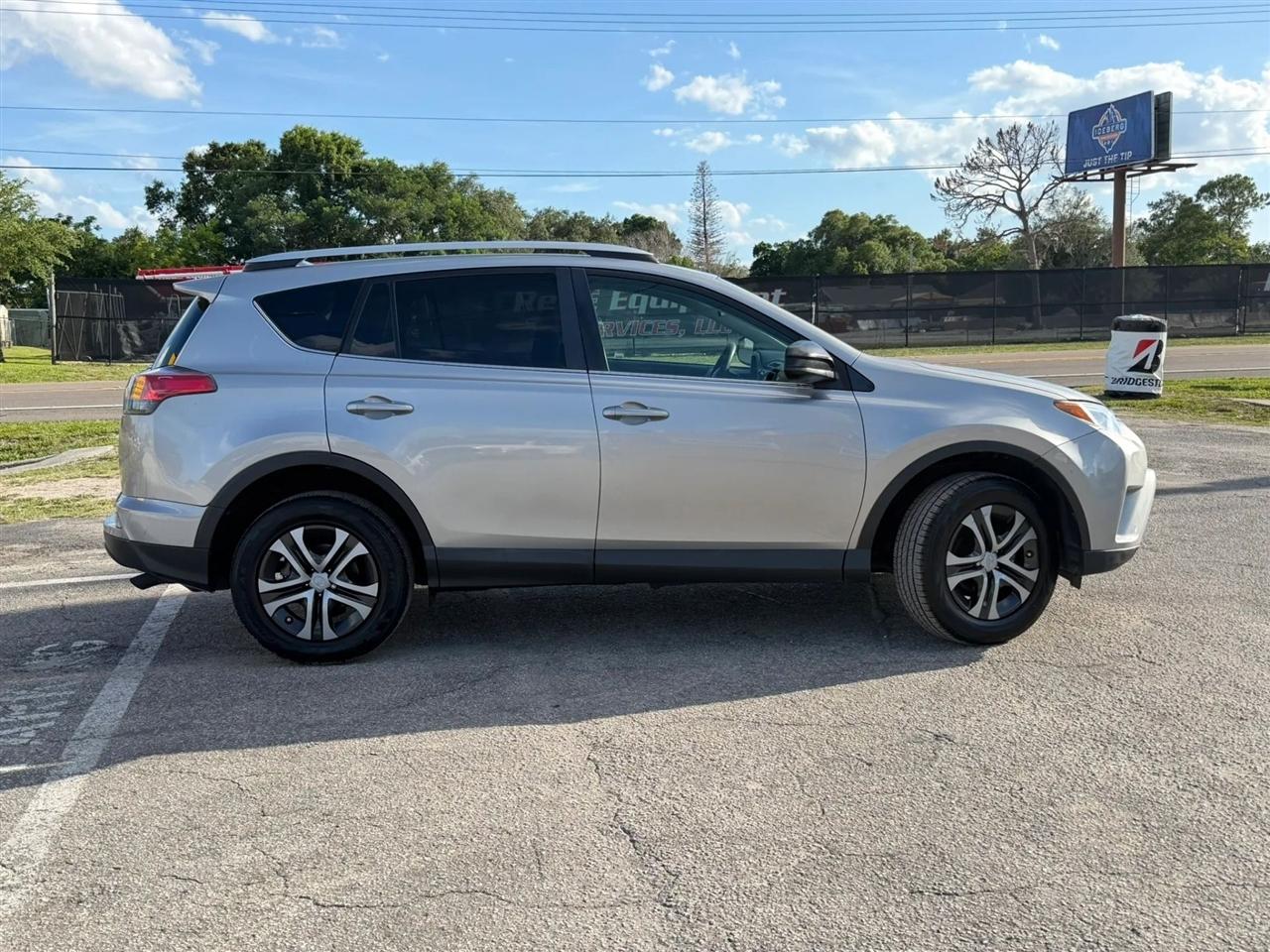 Toyota RAV4 LE FWD 2016